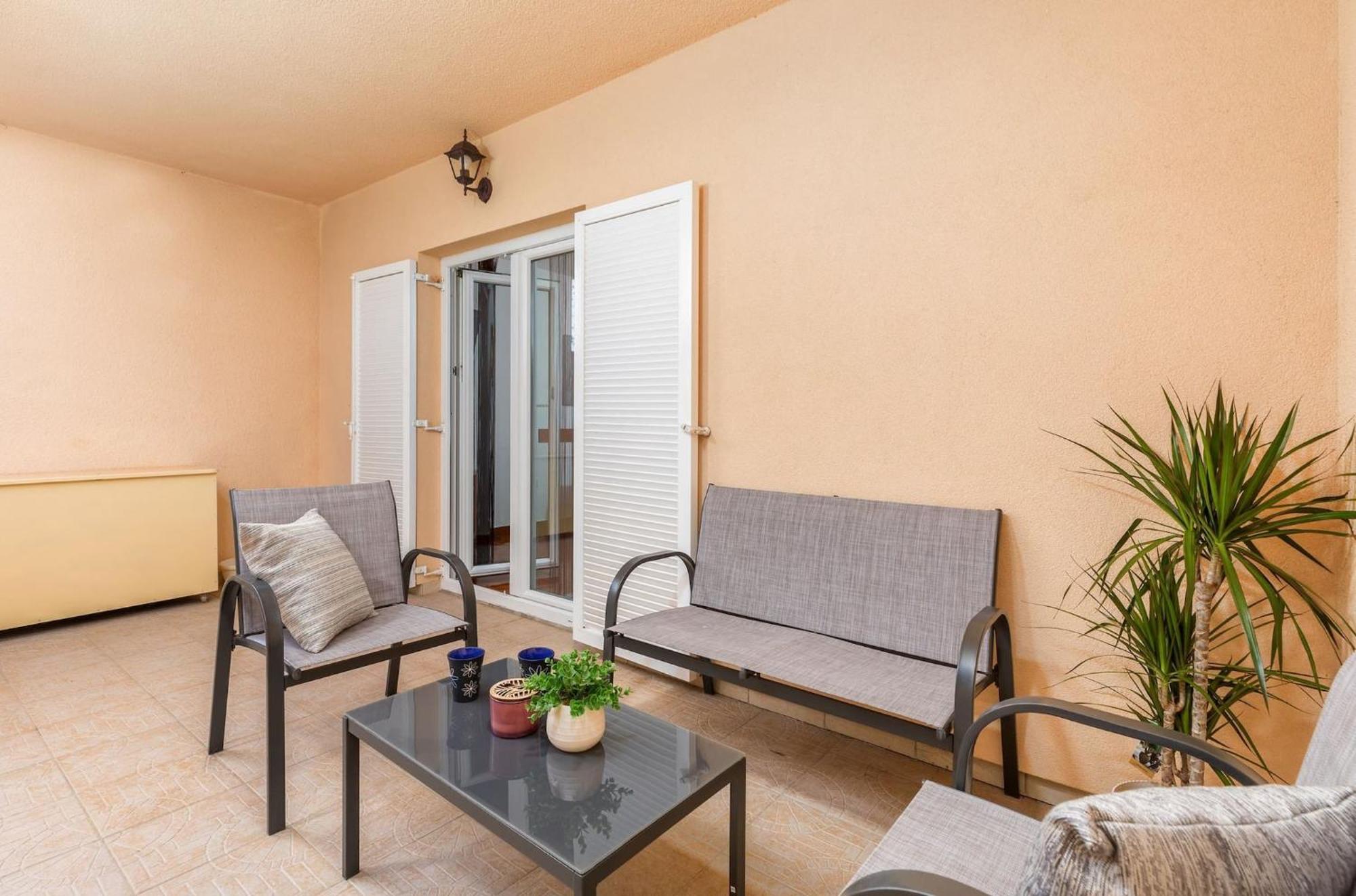 Apartment Buneta With Relaxing Outdoor Area Ližnjan Esterno foto